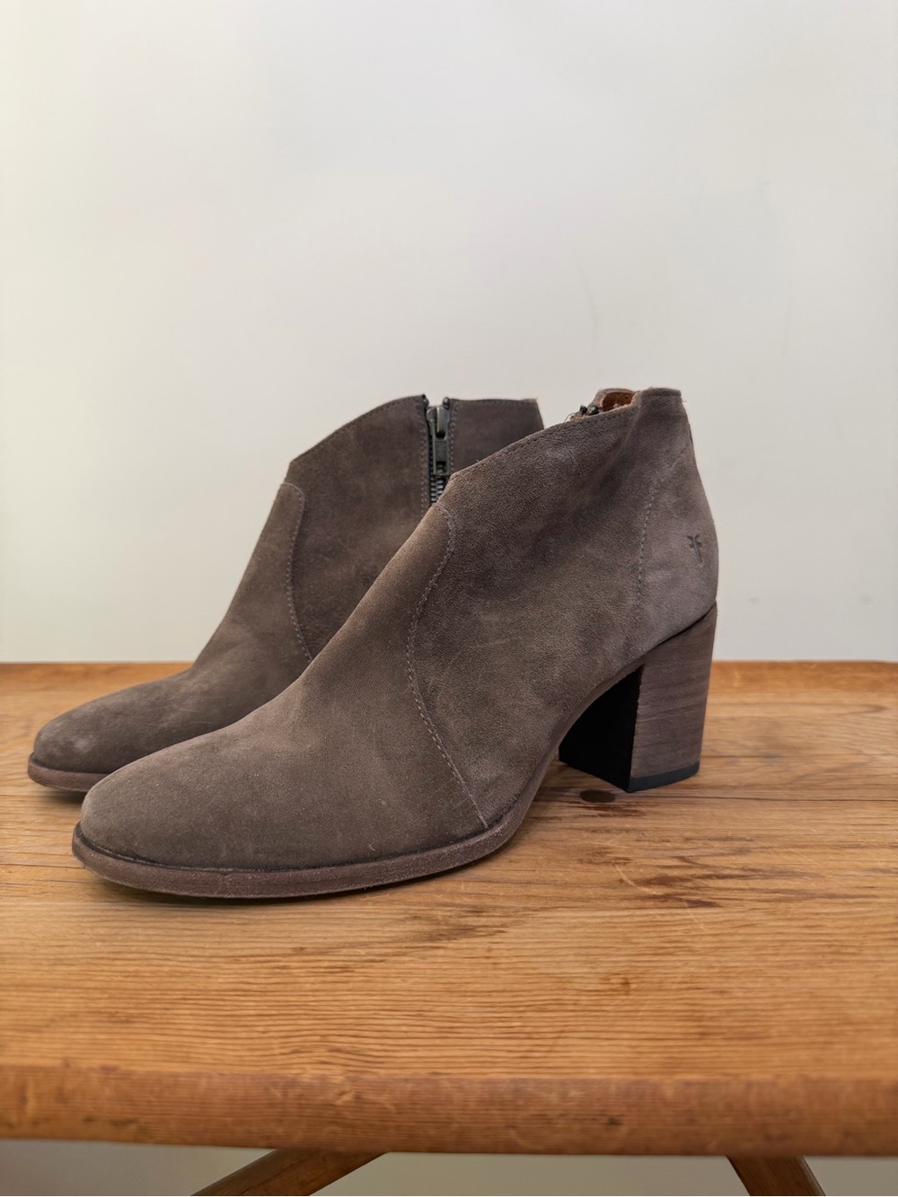 Frye Nora Zip Grey Elephant Suede Booties Short Heeled Boots Women’s 7.5